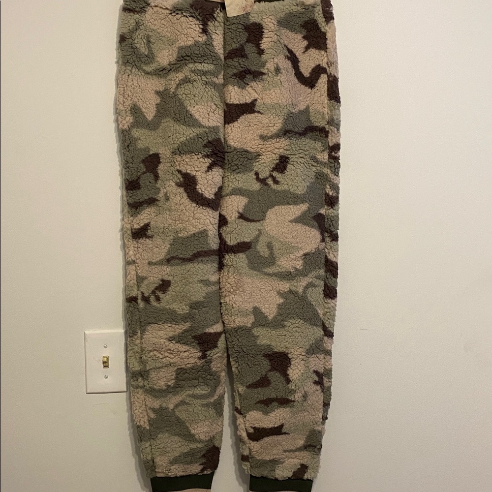 Camo Print Fleece Joggers with Striped Waistband, warm and soft. Thick fabric - Picture 4 of 7